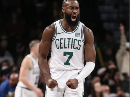 bob半岛体育官网-队史第16位！杰伦-布朗职业生涯首次单赛季得分突破2000分